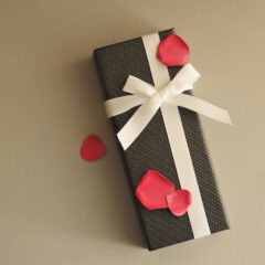 還暦の贈り物で特別感を演出するなら、オリジナルスマホケースがおすすめ！